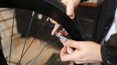 Bien gonfler ses pneus de vélo électrique